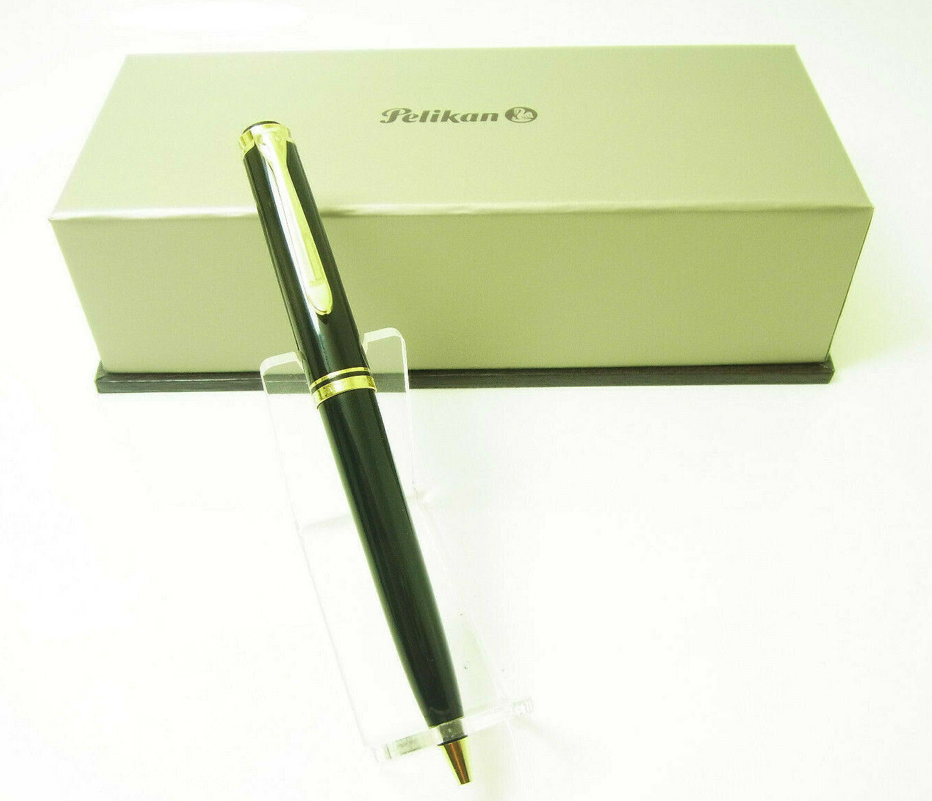 New Pelikan K800 SouverÄn Black & Gold Trim Ballpoint Pen Box Msrp430$