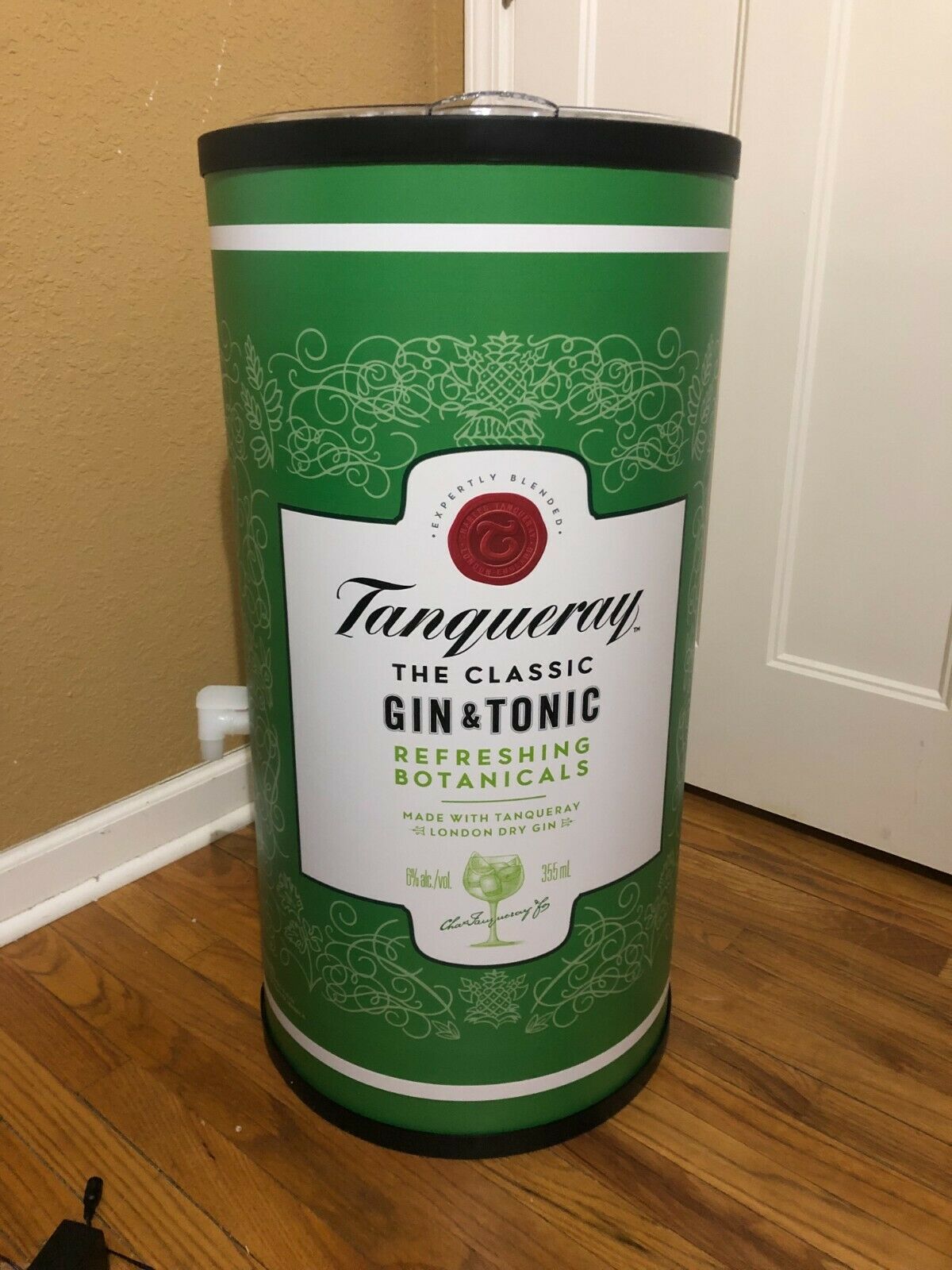 Tanqueray Gin And Tonic  Ice Cooler On Wheels Man Cave Display Decor New Chiller