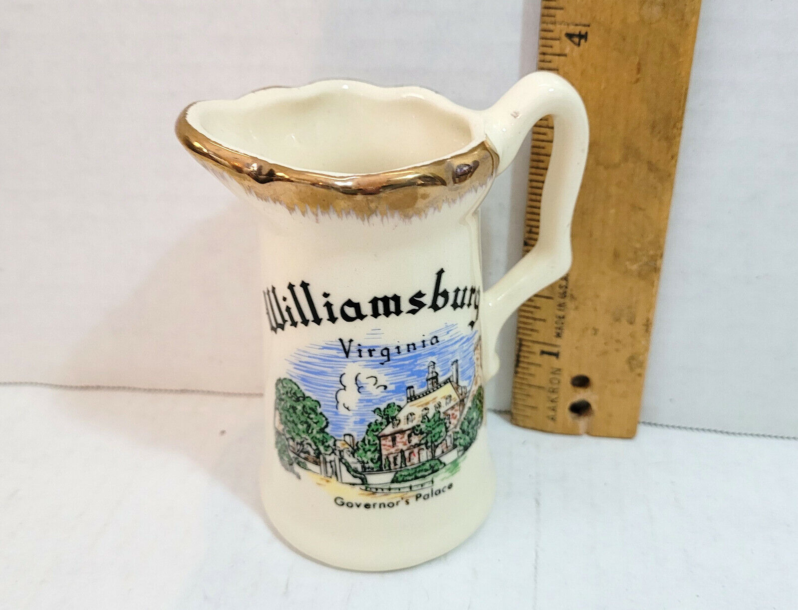 Vintage Williamsburg Va Souvenir Ceramic Creamer Mini-pitcher Governor's Palace